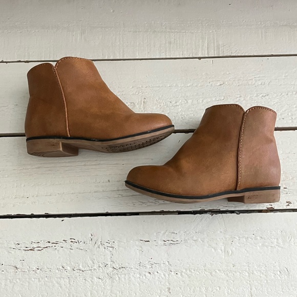 Cat & Jack Shoes Cat Jack Toddler Girl 8 Tan Ankle Boots Poshmark